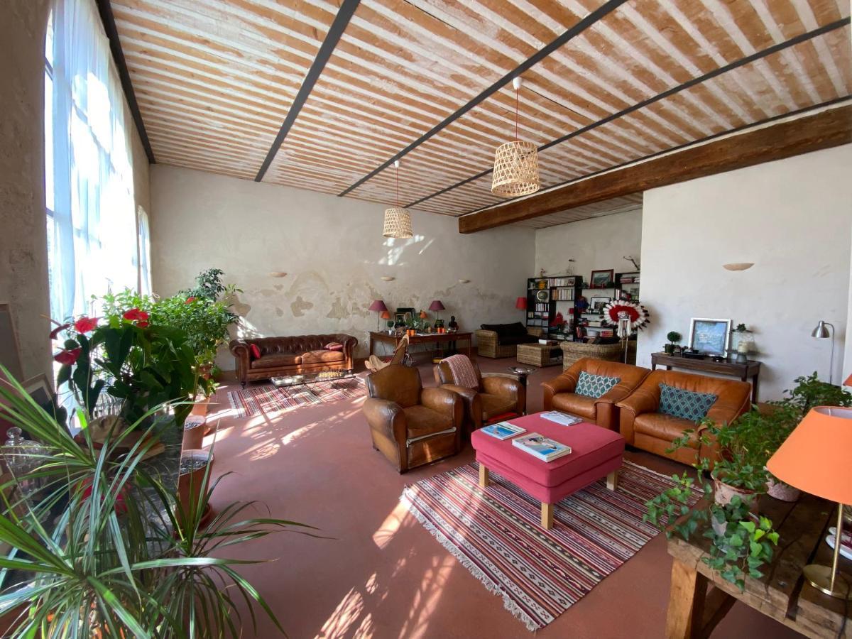 La Ferme De Gigognan Bed & Breakfast Avinyon Dış mekan fotoğraf