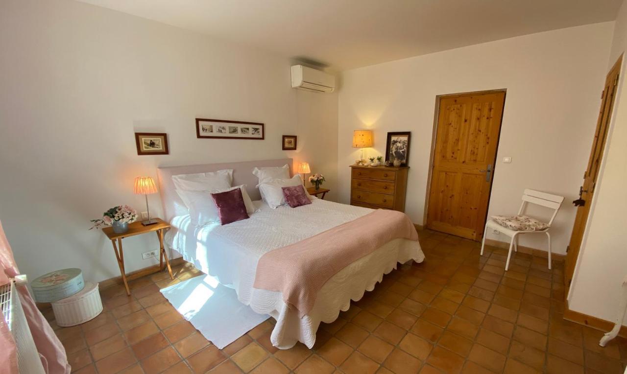La Ferme De Gigognan Bed & Breakfast Avinyon Dış mekan fotoğraf