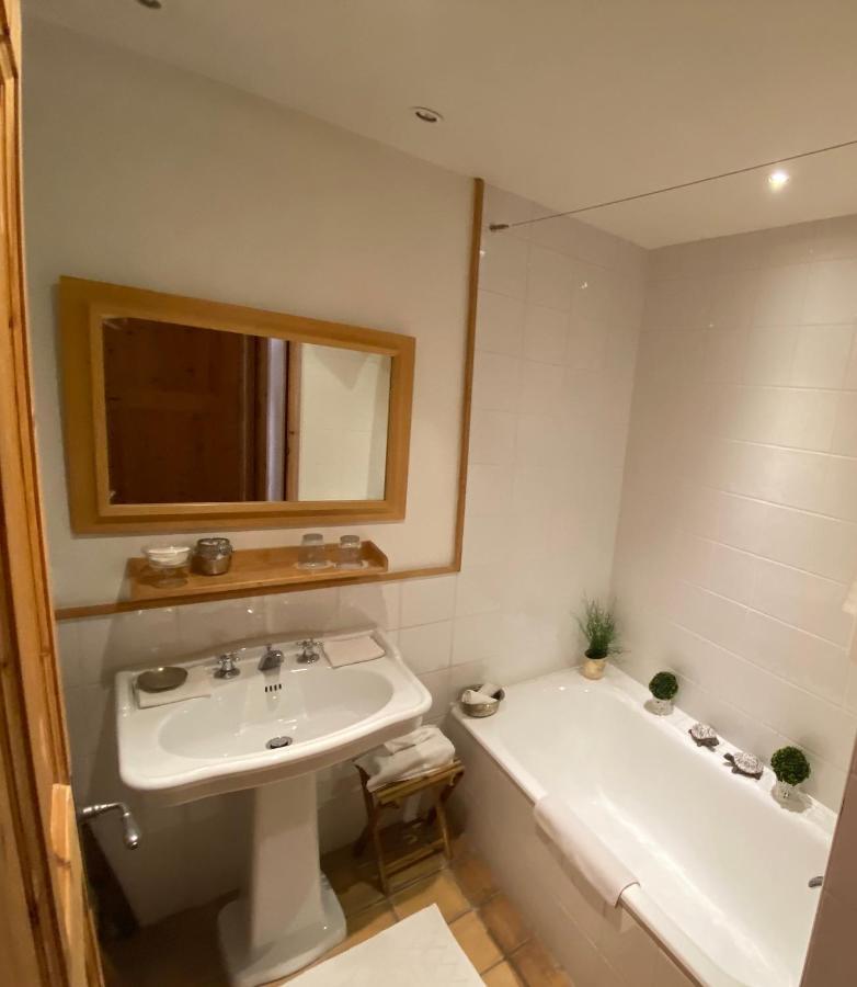 La Ferme De Gigognan Bed & Breakfast Avinyon Dış mekan fotoğraf